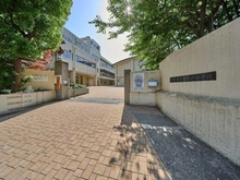 【東京都/杉並区高井戸東】ファミールグラン高井戸デュープレックス 高井戸小学校（現地より約550m）