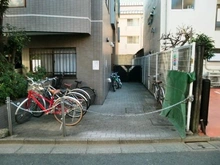 【東京都/杉並区天沼】アルブル荻窪 駐輪場