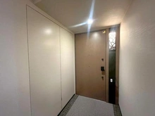 【東京都/三鷹市下連雀】プレミスト三鷹 玄関