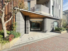 【東京都/三鷹市下連雀】プレミスト三鷹 エントランス