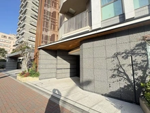 【東京都/三鷹市下連雀】プレミスト三鷹 エントランス