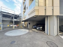 【東京都/三鷹市下連雀】プレミスト三鷹 駐車場