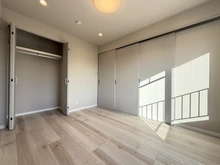 【東京都/杉並区梅里】グランドメゾン新高円寺 洋室：リビングに隣接した洋室（約5.0帖）