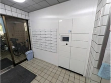 【東京都/台東区竜泉】ジュネシオン竜泉 左：メールボックス　右：宅配ボックス