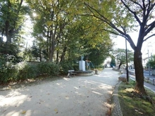 【東京都/杉並区和泉】明大前パーク・ホームズ 玉川上水公園（現地より約300m）
