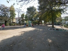 【東京都/杉並区和泉】明大前パーク・ホームズ 和泉二丁目公園（現地より約800m）