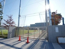 【東京都/杉並区和泉】明大前パーク・ホームズ  杉並区立新泉和泉小学校(小中一貫)（現地より約600m）