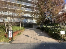 【東京都/三鷹市下連雀】アドグランデ三鷹　ウエストレジデンス アプローチ