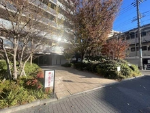 【東京都/三鷹市下連雀】アドグランデ三鷹　ウエストレジデンス アプローチ