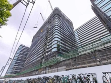 【東京都/中野区中野】パークシティ中野　ザ　タワー　ブリーズ 建築中の外観