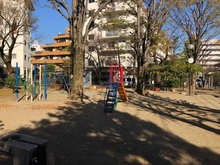 【東京都/練馬区関町南】武蔵野グリーンタウンA棟 練馬区さんかく公園（現地より約1m）