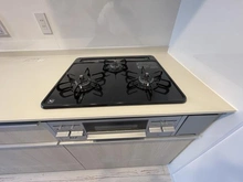 【東京都/杉並区和田】マンション和田 キッチン：3口コンロ
