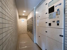 【東京都/練馬区平和台】アドゥー氷川台 宅配BOX：左側：メールBOX