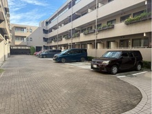 【東京都/杉並区上井草】シャリエ上井草 駐車場
