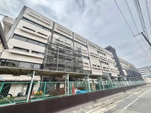 【東京都/目黒区中町】目黒セントラルマンション 外観：耐震補強工事中（2025年12月完了予定）