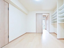 【東京都/目黒区青葉台】総和ビラ青葉台 ダイニングキッチン：奥：洋室