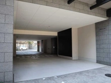 【東京都/目黒区中目黒】プラウド中目黒 駐車場：入口