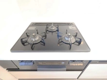 【東京都/練馬区春日町】ウィンベルコーラス練馬春日町 キッチン：三口コンロ