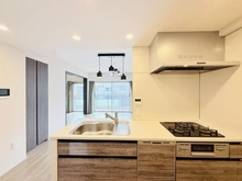 【東京都/練馬区春日町】レーベン練馬春日町GRAN WARD TERRACE キッチン：家具調度品は価格に含まれません。