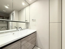 【東京都/練馬区春日町】レーベン練馬春日町GRAN WARD TERRACE 洗面所：家具調度品は価格に含まれません。