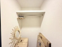 【東京都/練馬区春日町】レーベン練馬春日町GRAN WARD TERRACE 収納：洋室約6帖　ウォークインクローゼット
家具調度品は価格に含まれません。