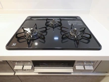 【東京都/練馬区貫井】ロイヤルシャトー中村橋 キッチン：三口コンロ