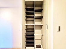 【東京都/中野区江古田】ベルテ中野江古田 A棟 収納：玄関部分