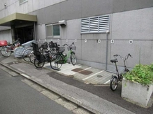 【東京都/港区東麻布】麻布狸穴ナショナルコート 駐輪場