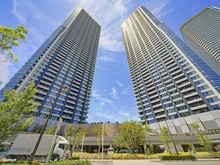 【東京都/中央区晴海】ドゥ・トゥール ウエスト 外観：左側が対象マンション