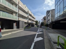【東京都/港区六本木】クリオラベルヴィ六本木飯倉片町 前面道路