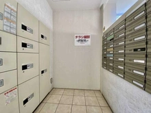 【東京都/港区元麻布】トゥールブランシュ麻布 宅配BOX：右側：メールBOX