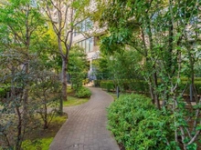 【東京都/港区麻布台】グランスイート麻布台ヒルトップタワー 敷地内