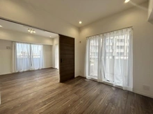 【東京都/新宿区山吹町】藤和シティホームズ神楽坂 洋室：（奥）リビングダイニング