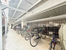 【東京都/港区南麻布】麻布東町マンション 駐輪場