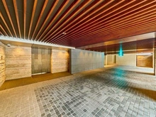 【東京都/港区南青山】ザ・パークハウスグラン南青山四丁目 アプローチ：エントランスアプローチ、車寄せ部分