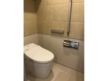 【東京都/港区麻布狸穴町】ブランズ麻布狸穴町 トイレ