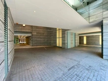 【東京都/港区六本木】ブランズ六本木ザ・レジデンス アプローチ