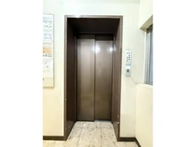 【東京都/港区南麻布】ヴィラ麻布 共用部：エレベーター1基