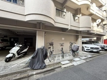 【東京都/港区南麻布】ヴィラ麻布 駐輪場