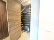 【東京都/千代田区四番町】パークコート千代田四番町 収納：玄関横