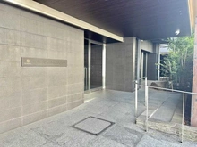 【東京都/台東区池之端】ザ・パークハウス上野池之端レジデンス アプローチ