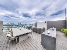 【東京都/渋谷区千駄ヶ谷】パークコート神宮北参道ザタワー 共用部：フィーリングデッキ（屋上共用施設）