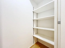 【東京都/品川区東品川】レグノ・カリテ品川シーサイド 収納：シューズインクローゼット