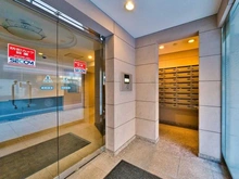 【東京都/港区麻布十番】麻布十番ロイヤルプレイス エントランス：オートロック付のエントランス