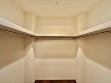 【東京都/港区南麻布】ロイヤルシーズン南麻布 収納：ウォークインクローゼット