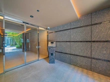 【東京都/港区南麻布】ロイヤルシーズン南麻布 エントランス：オートロック