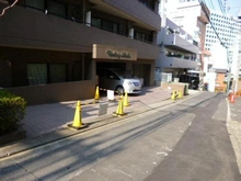 【東京都/港区麻布台】センチュリー麻布 前面道路