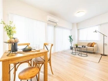 【東京都/足立区千住】ロワール北千住 リビング・ダイニング：＊家具調度品は販売価格に含まれておりません。