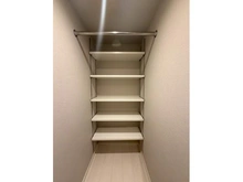 【東京都/港区東麻布】ライオンズ麻布十番スペリア 洋室：ウォークインクローゼット