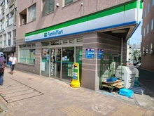 【東京都/渋谷区本町】ディオレ西新宿 ファミリーマート 渋谷本町三丁目店（現地より約300m）